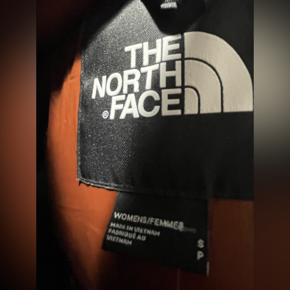 Brand New Women’s The North Face 100%Authentic Puffer Coat. - Picture 5 of 12